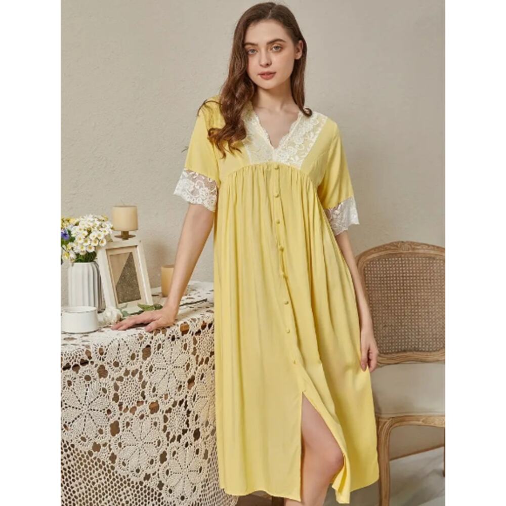 Vintage Style Lace Trim Pastel Yellow Nightgown Size Small